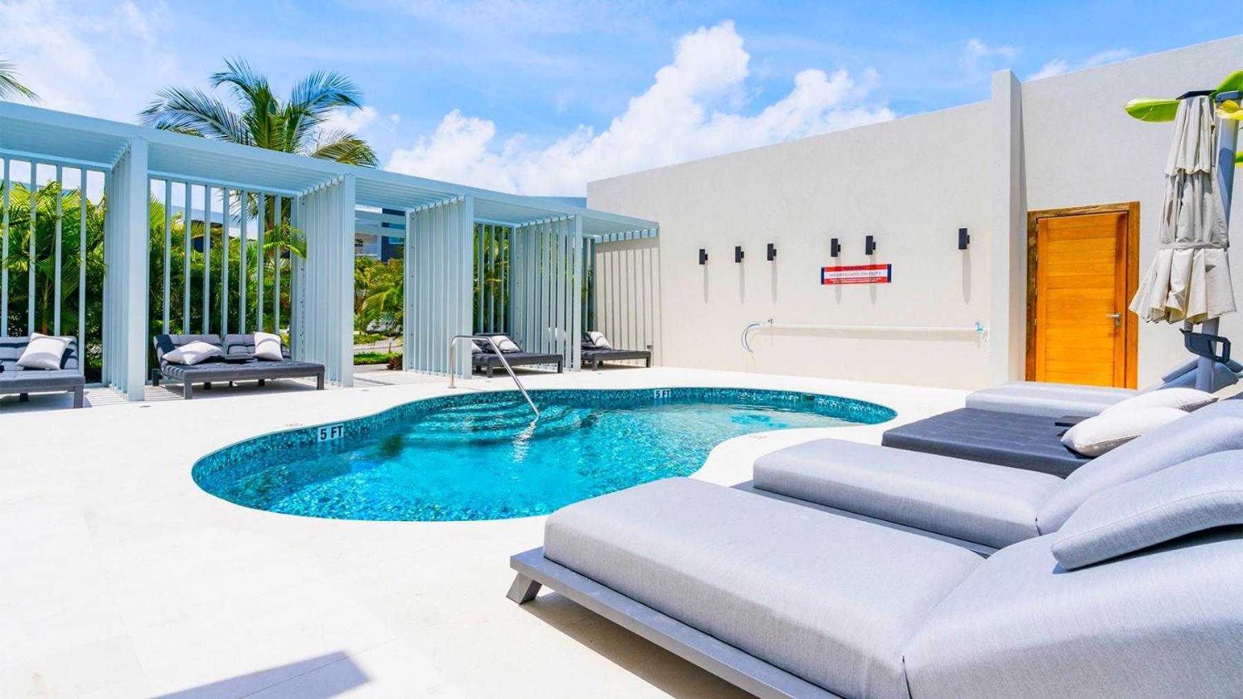 Cayman Luxury Rentals At One Canal Point Джорджтаун Екстер'єр фото