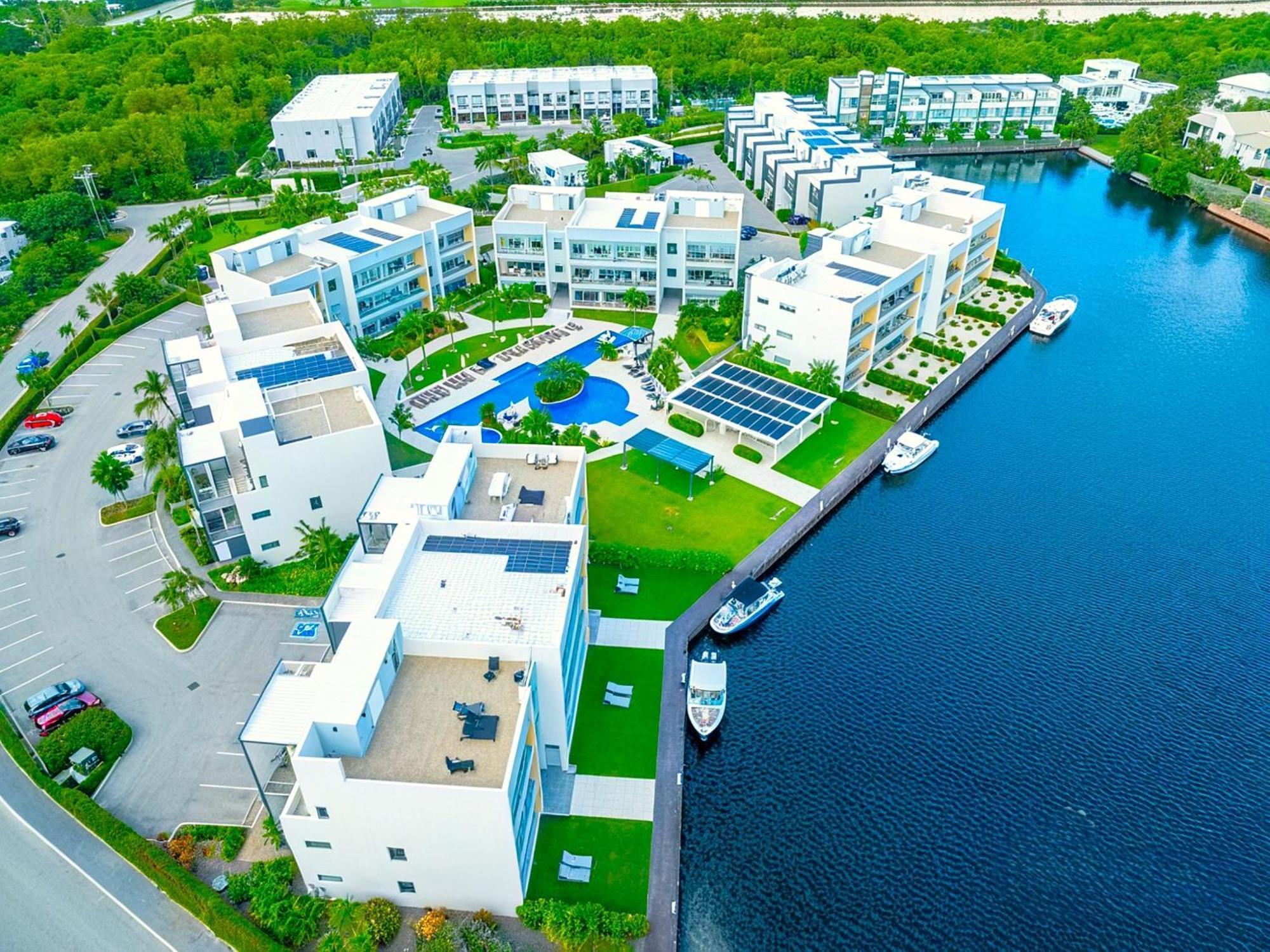 Cayman Luxury Rentals At One Canal Point Джорджтаун Екстер'єр фото