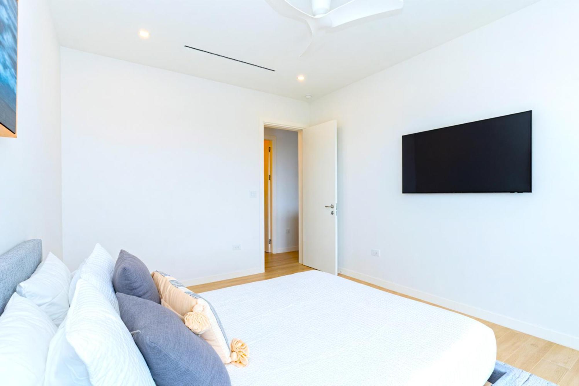 Cayman Luxury Rentals At One Canal Point Джорджтаун Екстер'єр фото